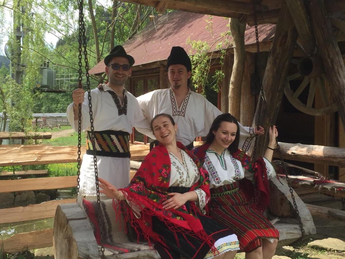 Pensiunea Agroturistica Casa Colinita Vatra Moldoviţei Buitenkant foto