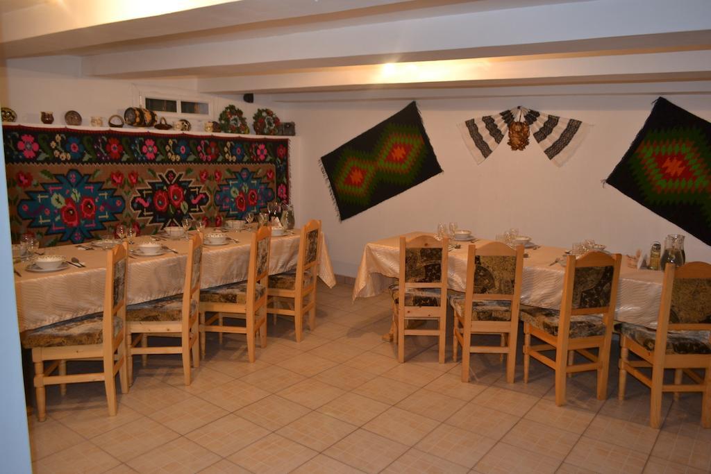 Pensiunea Agroturistica Casa Colinita Vatra Moldoviţei Buitenkant foto